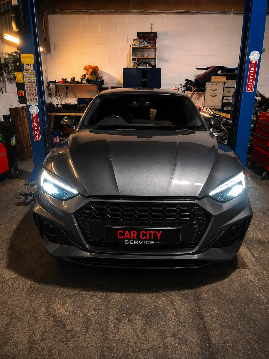 Black Audi RS5